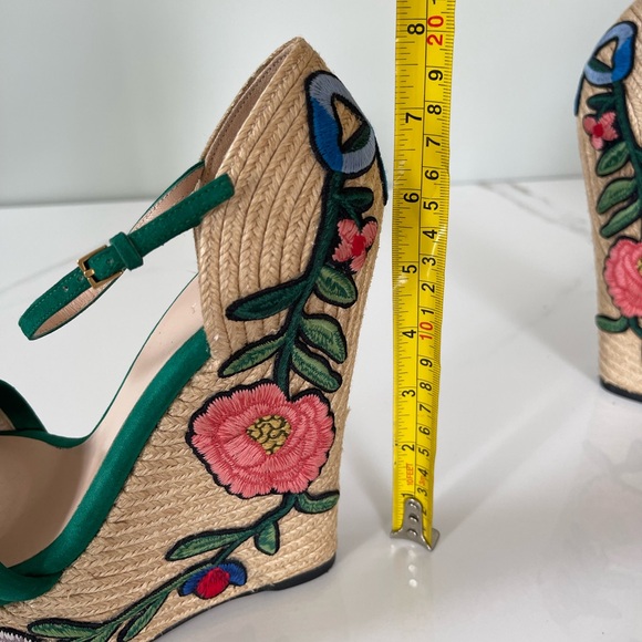 AUTHENTIC GUCCI FLORAL WEDGE ESPADRILLES - Picture 11 of 14